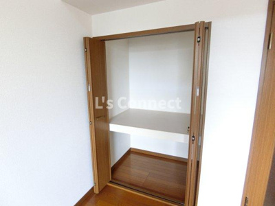 【収納】 | クレール成田 | 奥行きのある収納でお荷物もすっきりしまえます。