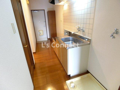 【その他】 | クレール成田 | 約３帖のキッチンスペース。