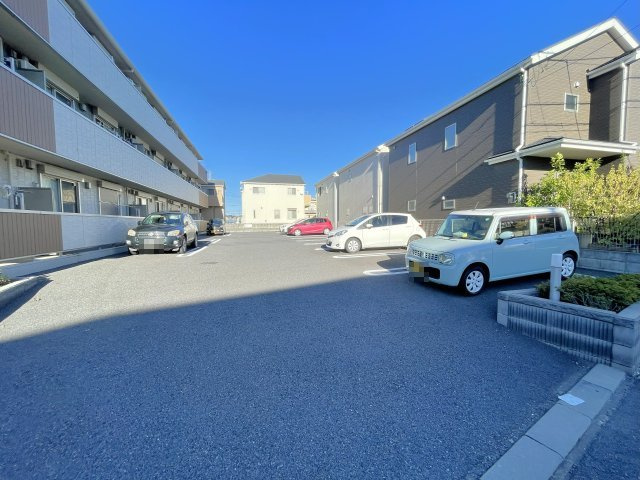 Clover fieldの駐車場