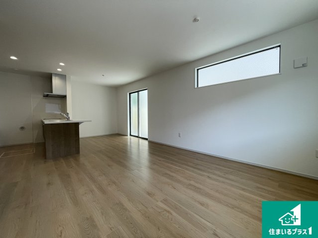 宇治市大久保町上ノ山　第1期　新築一戸建ての居間・リビング|シンプルなリビングは家具次第で雰囲気を変えることができます！