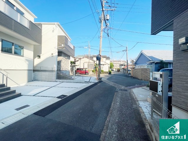 宇治市大久保町上ノ山　第1期　新築一戸建ての前面道路含む現地写真|周辺は落ち着いた街並みの住宅地！子育てがしやすい住環境です！まだ未完成ですが、現地でしかわからない事もございます。是非一度ご覧ください。