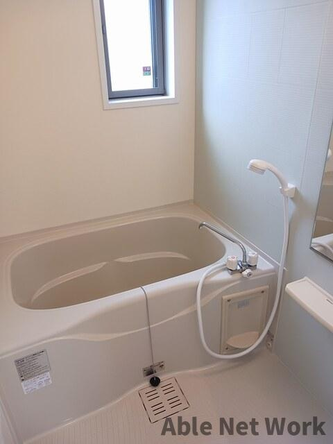 ブリアンベル・ウッドⅡの浴室|追い焚き、浴室乾燥機付き