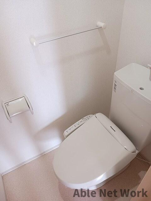 ブリアンベル・ウッドⅡのトイレ|温水洗浄便座