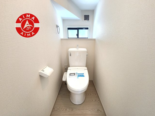 春日市弥生2丁目第1-2棟(3号棟)のトイレ|温水洗浄便座を完備しております。2ヶ所にトイレがあるのは朝の慌ただしい時間も安心です。