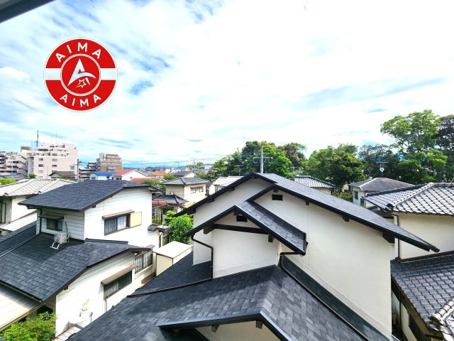 春日市弥生2丁目第1-2棟(3号棟)の展望|窓から緑が見える物件も魅力的です。