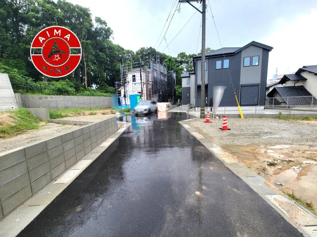 春日市弥生2丁目第1-2棟(3号棟)の外観|前面道路含む現地の写真です。