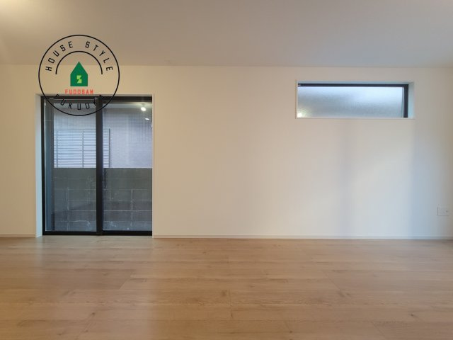 春日市弥生2丁目第1-2棟(3号棟)の内観：施工例|ご家族を近くに感じられる対面キッチンのLDK。会話もはずみそうですね。