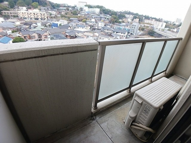 【バルコニー】 | シェーナ下到津 | 開放的で明るい空間を演出してくれるバルコニーです