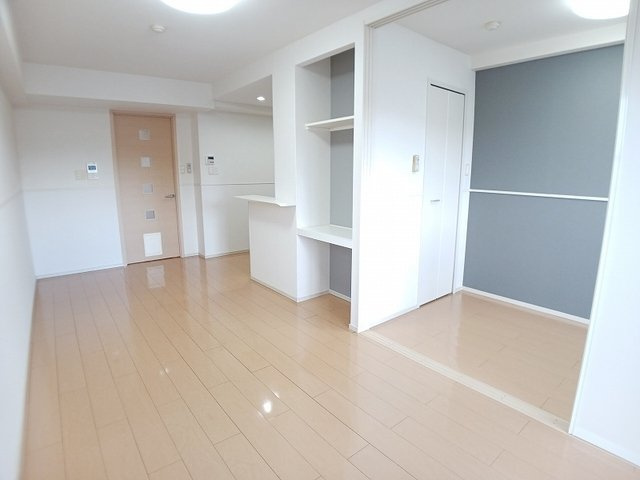 【居間・リビング】 | シェーナ下到津 | ゆったり過ごせるリビングです