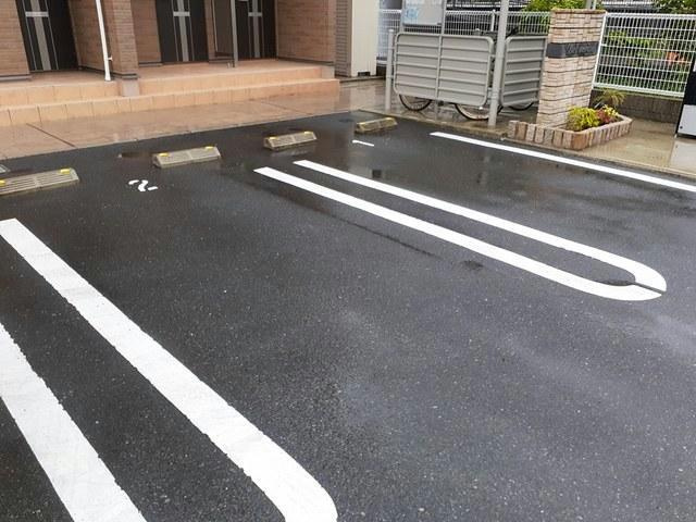 ベル　ブリッサの駐車場