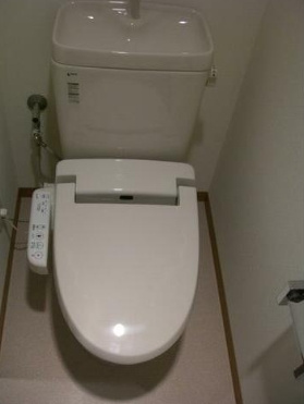 コーマ ディ ルッソのトイレ