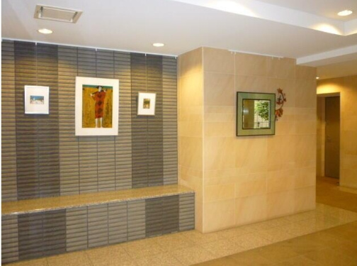 コーマ ディ ルッソのロビー