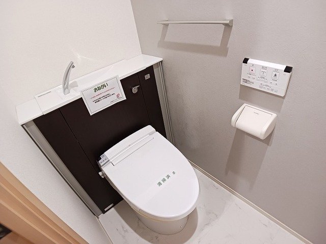 【トイレ】 | シェーナ下到津 | 清潔感のあるトイレです