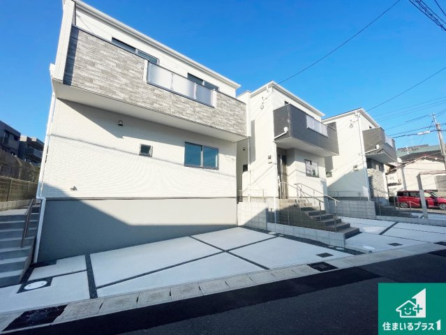 宇治市大久保町上ノ山　第1期　新築一戸建ての外観|周辺は落ち着いた街並みの住宅地！子育てがしやすい住環境です！まだ未完成ですが、現地でしかわからない事もございます。是非一度ご覧ください。