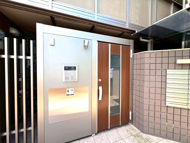 メゾンソレイユのエントランス