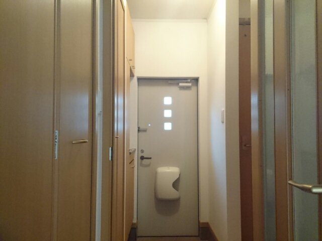 プラシードβの玄関