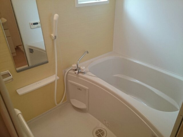 プラシードβの浴室