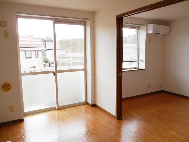 グランディール乙戸南の居間・リビング|居室・リビング