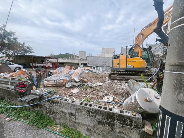 那覇市仲井真　売土地　A号地の外観|2026/3/5現在　解体中です