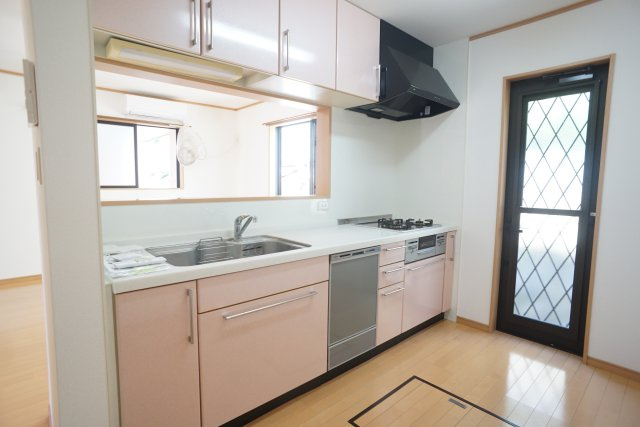 宝梅3丁目戸建のキッチン