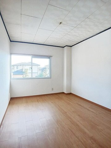 【居間・リビング】 | 今村ハイツ | 明るい室内です