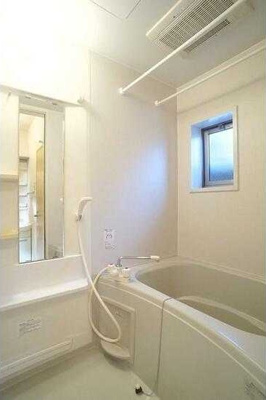 【浴室】 | カーサリベルタ | 落ち着いた空間のお風呂です