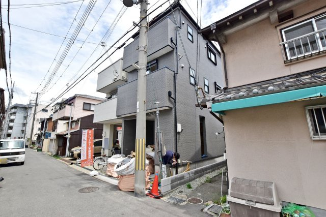 ファーストタウン尼崎市西本町4丁目新築一戸建て｜1SLDK＋駐車1台可
