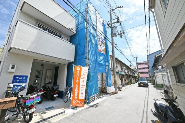 ファーストタウン尼崎市西本町4丁目新築一戸建て｜1SLDK＋駐車1台可の外観|フラット35S金利Aプラン対応物件です。小学校やスーパーも徒歩圏内の便利な立地。詳しい内容はお気軽にお問い合わせください。