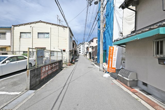 ファーストタウン尼崎市西本町4丁目新築一戸建て｜1SLDK＋駐車1台可の外観|家族の会話が弾む対面式キッチン、広々とした南向き16.12帖のLDK。現在建築中になります。