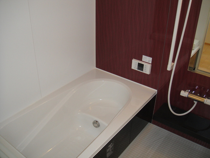 クローバーの浴室|追い焚き機能付き ゆったり一坪風呂