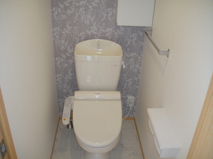 クローバーのトイレ|温水洗浄暖房便座