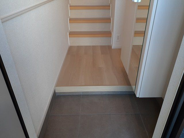 サンピラーの玄関