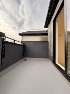 【バルコニー】 | GRAFARE瀬戸市東郷町全3棟【仲介手数料無料　にじの丘小　にじの丘中】 | 今すぐのご案内可能です！→  0120-336-922　までお気軽にお問い合わせください。