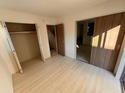 【洋室】 |  Heartful-Town瀬戸市秋葉町全２棟【仲介手数料無料　にじの丘小　にじの丘中】 | LINEから簡単お問合せ可能！
友達検索で@nqk7328tです！。