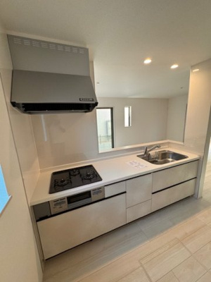 【キッチン】 |  Heartful-Town瀬戸市秋葉町全２棟【仲介手数料無料　にじの丘小　にじの丘中】 | 今すぐのご案内可能です！→  0120-336-922　までお気軽にお問い合わせください。