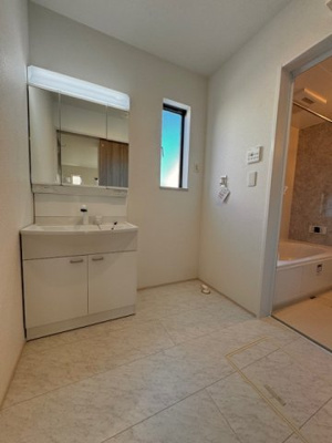 【独立洗面台】 |  Heartful-Town瀬戸市秋葉町全２棟【仲介手数料無料　にじの丘小　にじの丘中】 | LINEから簡単お問合せ可能！
友達検索で@nqk7328tです！