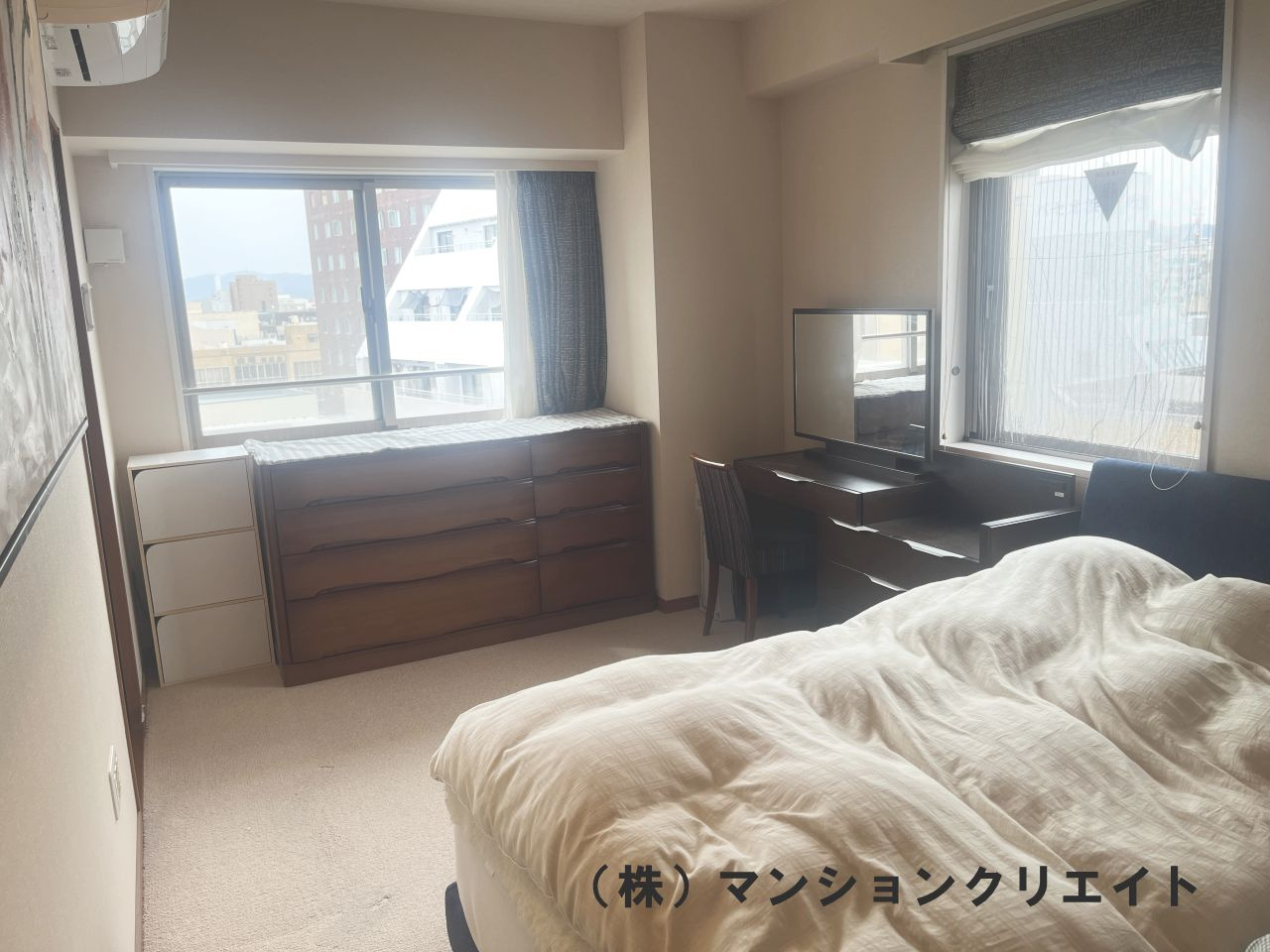 ロアール濱町桜橋 粋人の洋室|洋室9.6帖。二面採光で明るいお部屋です。