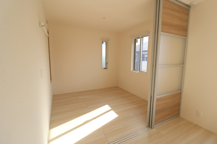 エタニティ Ⅰ・Ⅱ・Ⅲ・Ⅳの洋室|南側洋室