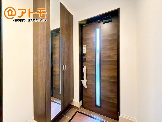 【玄関】 | 裾野市石脇　新築一戸建て　全1棟 | 玄関は収納付きで使い勝手良好♪見た目もすっきり♪