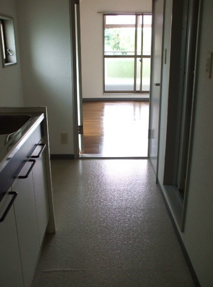 メゾンしなのの居間・リビング