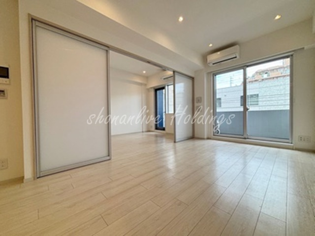 カスタリア鶴見の居間・リビング|★広々したリビング★