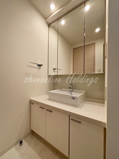 カスタリア鶴見の洗面所|★嬉しい独立洗面台★