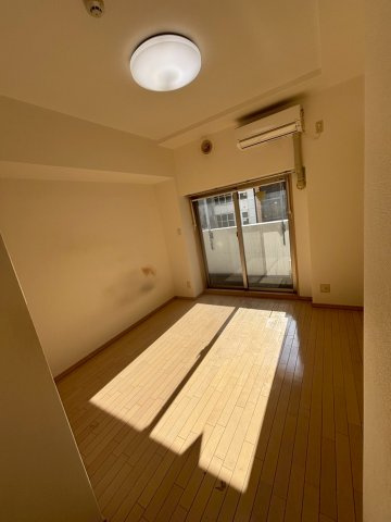 ディオレクレスト東心斎橋の洋室