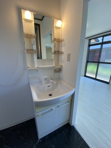 プチメゾンの独立洗面台