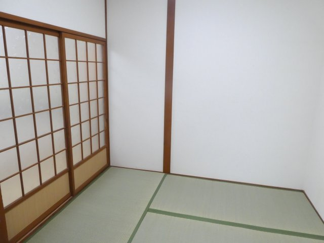 ビーコート清荒神の和室