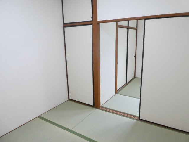 ビーコート清荒神の和室