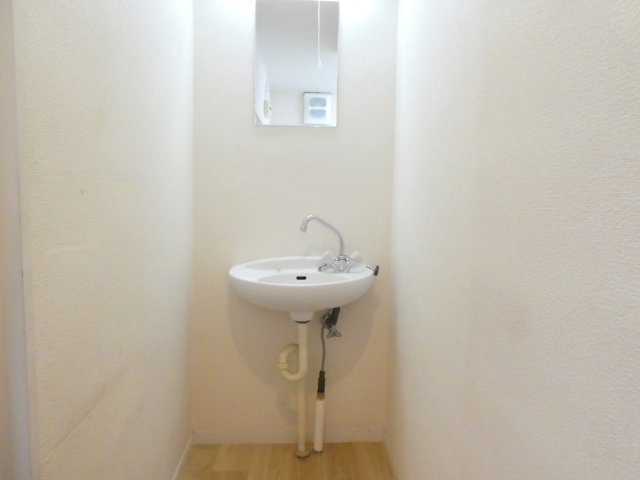 ビーコート清荒神の洗面所