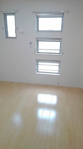 フリシュＭ　　刈谷市近郊の賃貸はクラスホーム刈谷店の内装|明るい色調の室内です