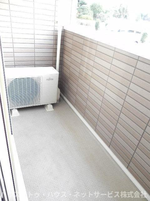 エレガントヒルⅢＢのバルコニー