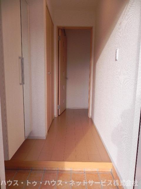 エレガントヒルⅢＢの玄関